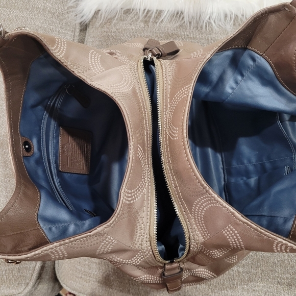 🔹️Coach 🔹️Madison Maggie Op Art Dotted Shoulder Bag - Picture 7 of 11